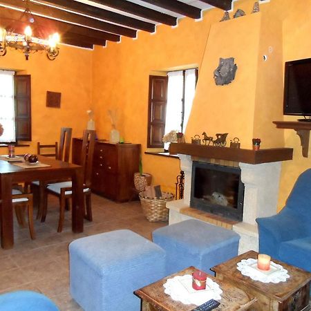 Casa El Campu Guest House Infiesto Luaran gambar