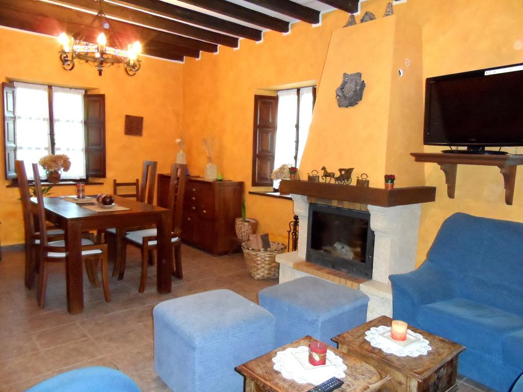Casa El Campu Guest House Infiesto Luaran gambar