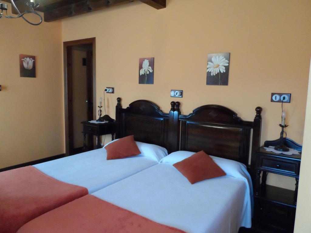 Casa El Campu Guest House Infiesto Luaran gambar